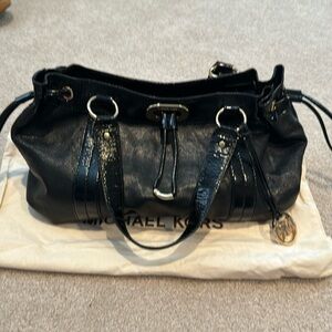 MICHAEL KORS Shoulder Handbag Satchel Black Leather super NICE NWOT.